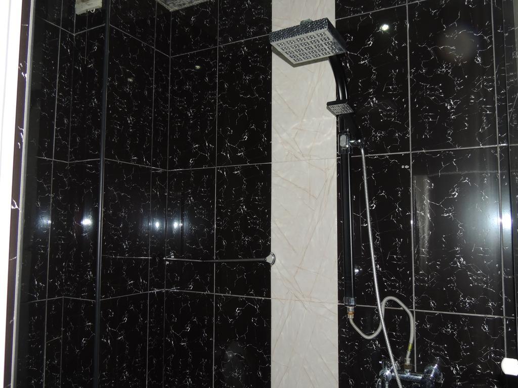 Hotel Richard Тбилиси Екстериор снимка
