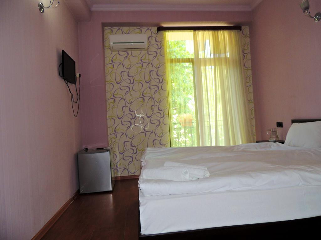 Hotel Richard Тбилиси Екстериор снимка